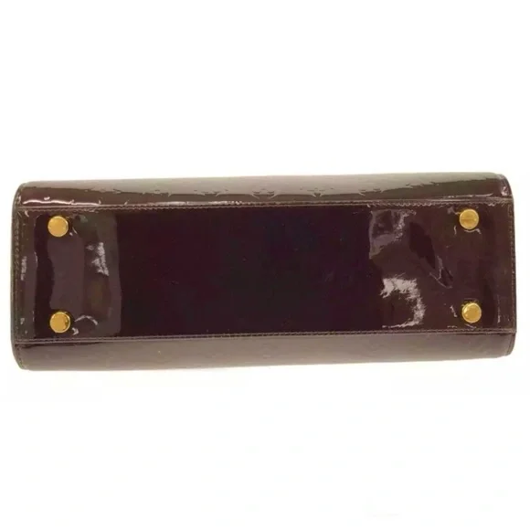 SOLD! Authenticated Louis Vuitton Monogram Vernis Brea MM Handbag in Amarante - Picture 9 of 14